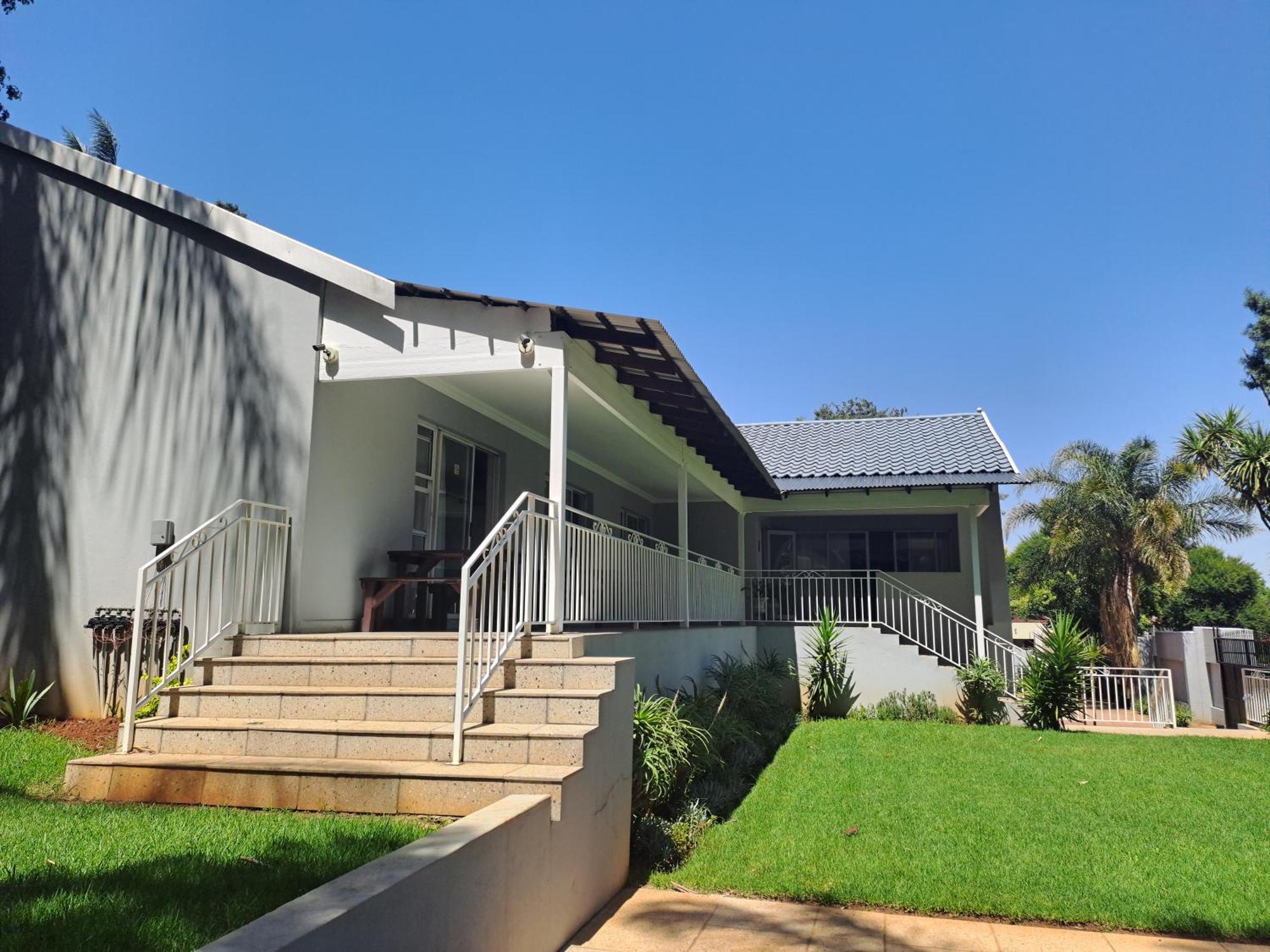 Bedfordview 8 On Acacia Guesthouse מראה חיצוני תמונה