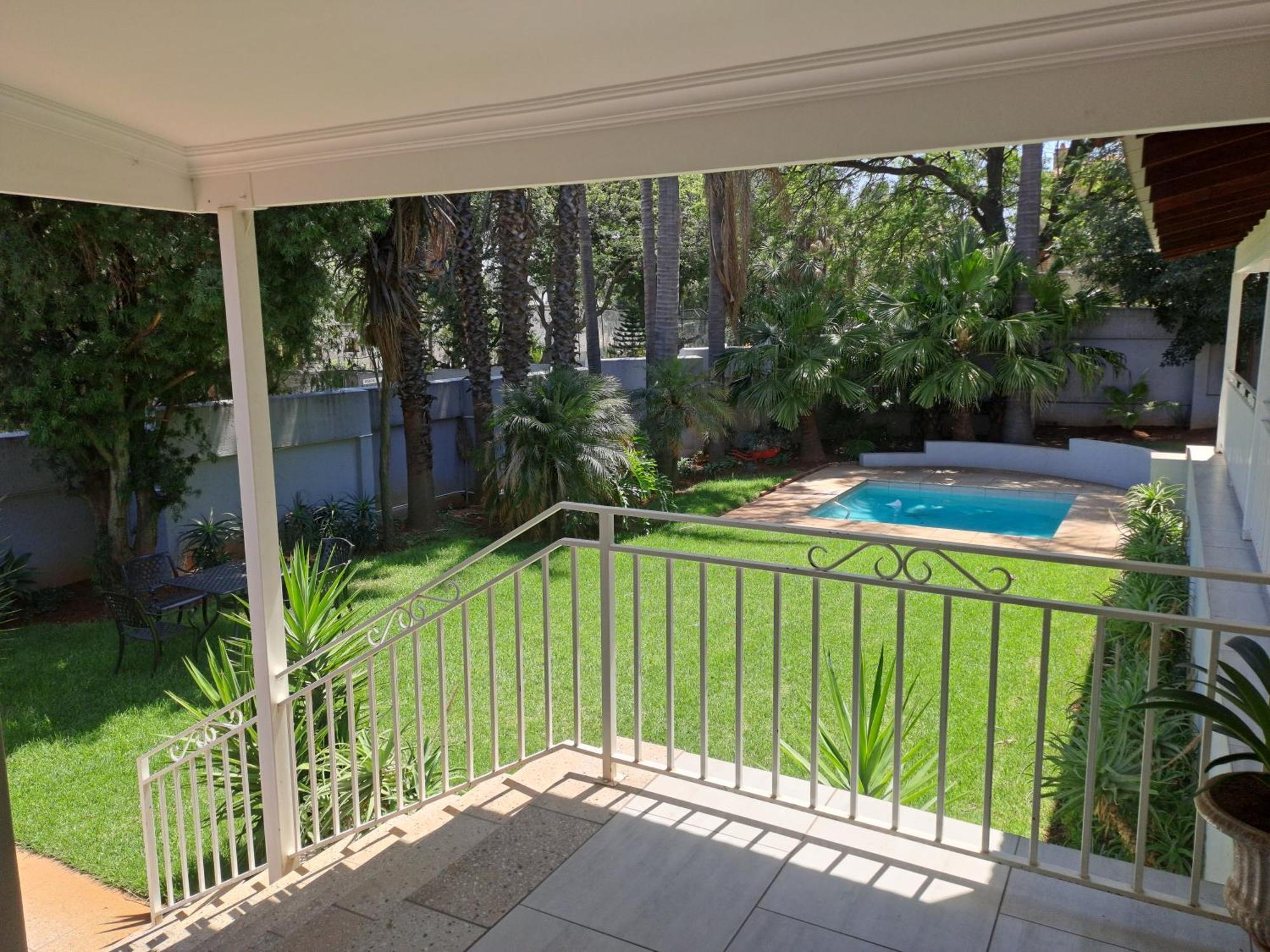 Bedfordview 8 On Acacia Guesthouse מראה חיצוני תמונה