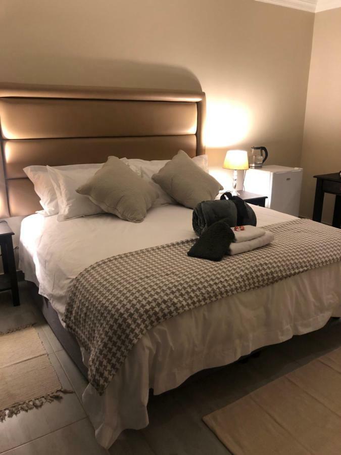 Bedfordview 8 On Acacia Guesthouse מראה חיצוני תמונה