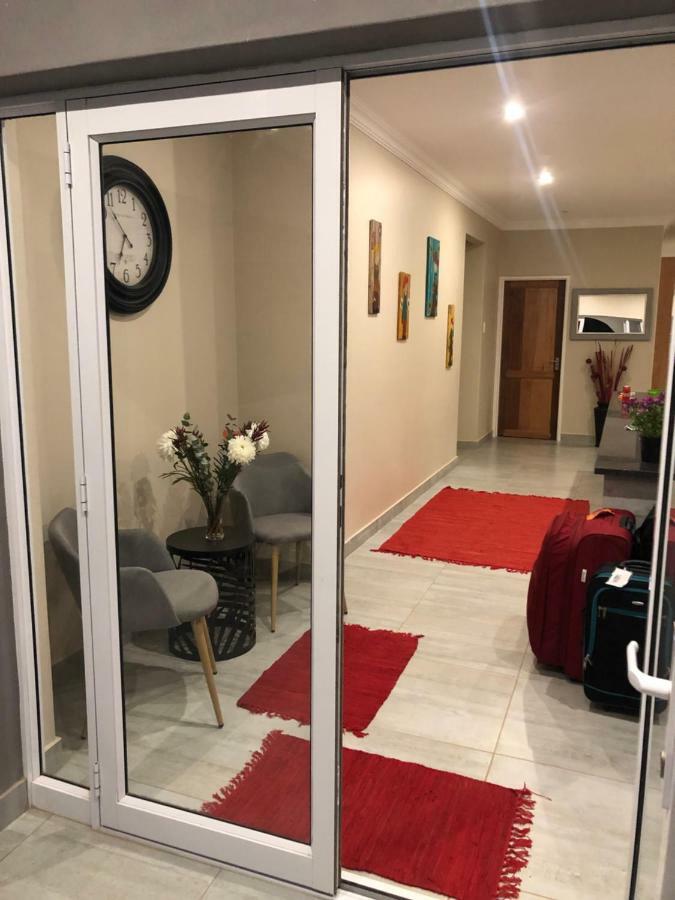 Bedfordview 8 On Acacia Guesthouse מראה חיצוני תמונה