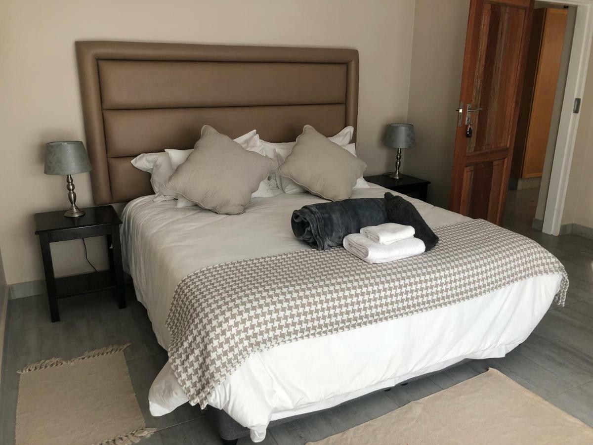 Bedfordview 8 On Acacia Guesthouse מראה חיצוני תמונה