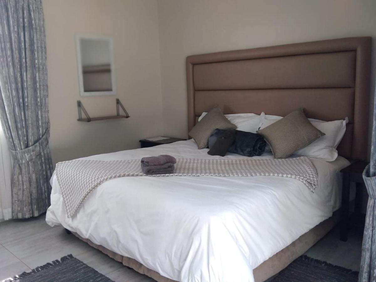 Bedfordview 8 On Acacia Guesthouse מראה חיצוני תמונה